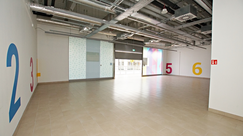 Wykończony lokal handlowy 141 m2 w Centrum Handlowym Atrium Mosty
