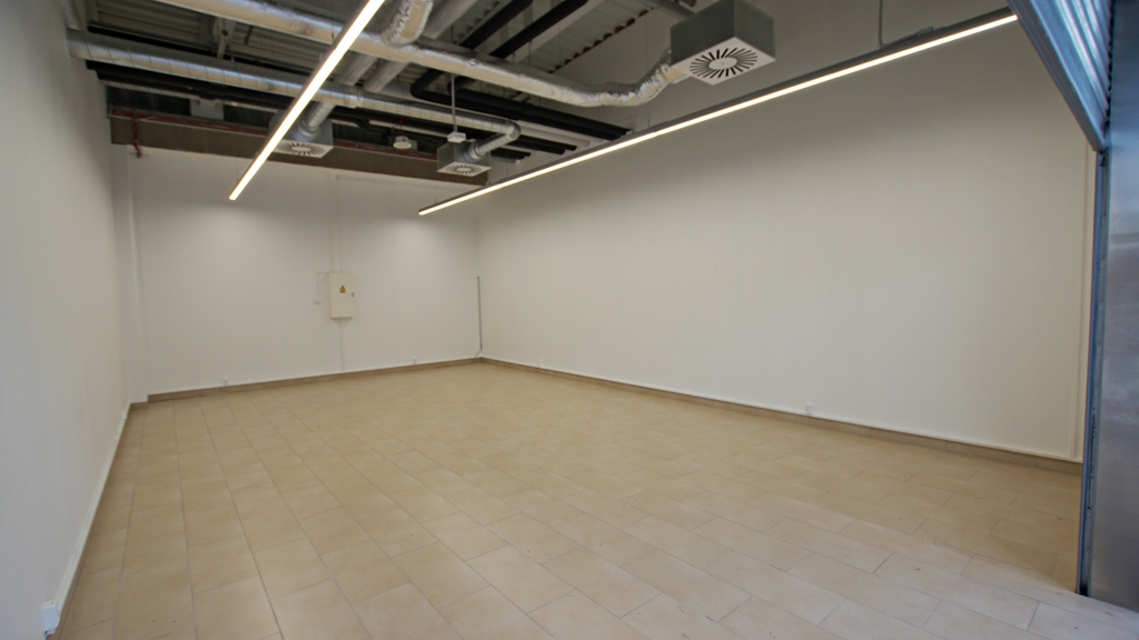 Lokal handlowy 56 mkw w Centrum Handlowym Atrium Mosty