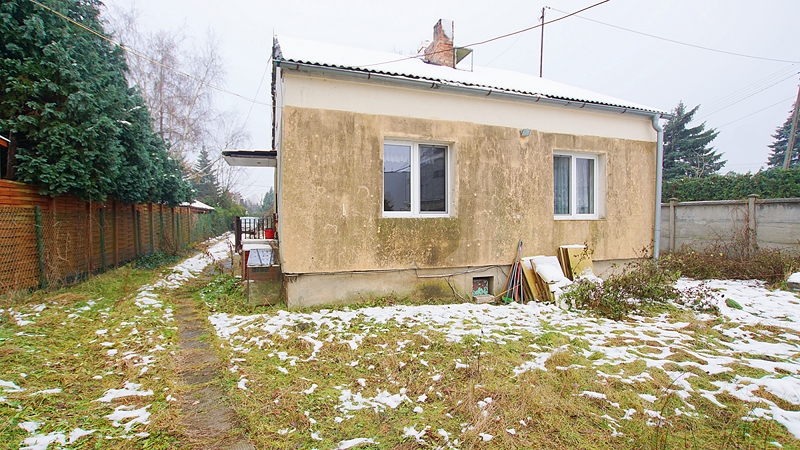 Dwa domy mieszkalne na działce 1100m2